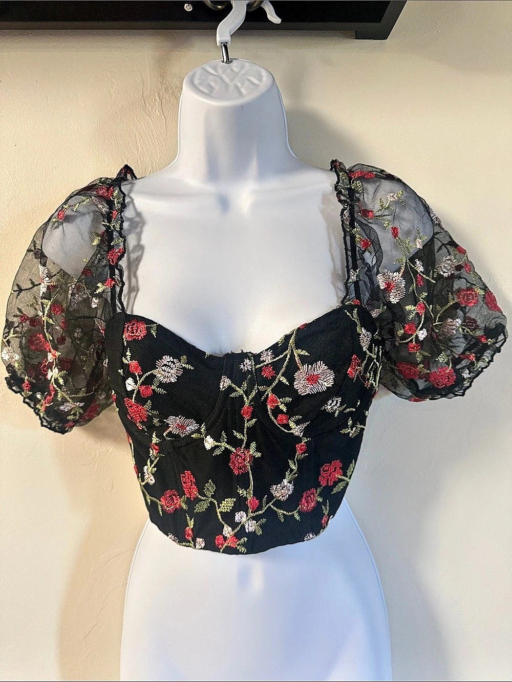 Floral Puff Sleeve Corset Crop Top in Black Size Medium